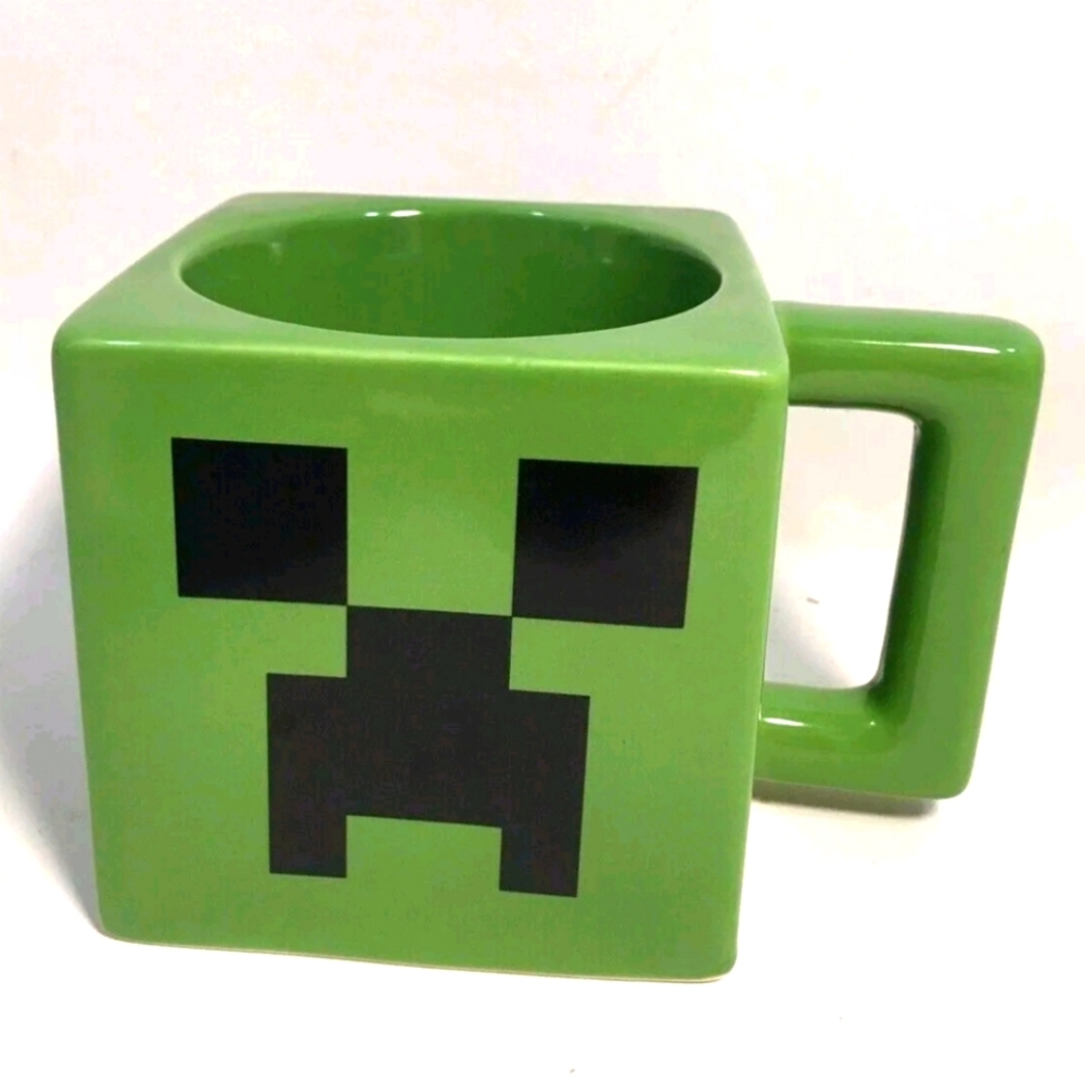 Original MINECRAFT Creeper Face Coffee Tea Mug Cup Ceramic Green Black 8oz
